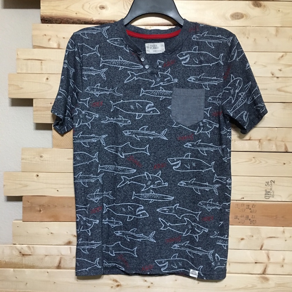 ✅3/$20 Free planet Children Blue shark Pattern short sleeve Kids top size 14/16